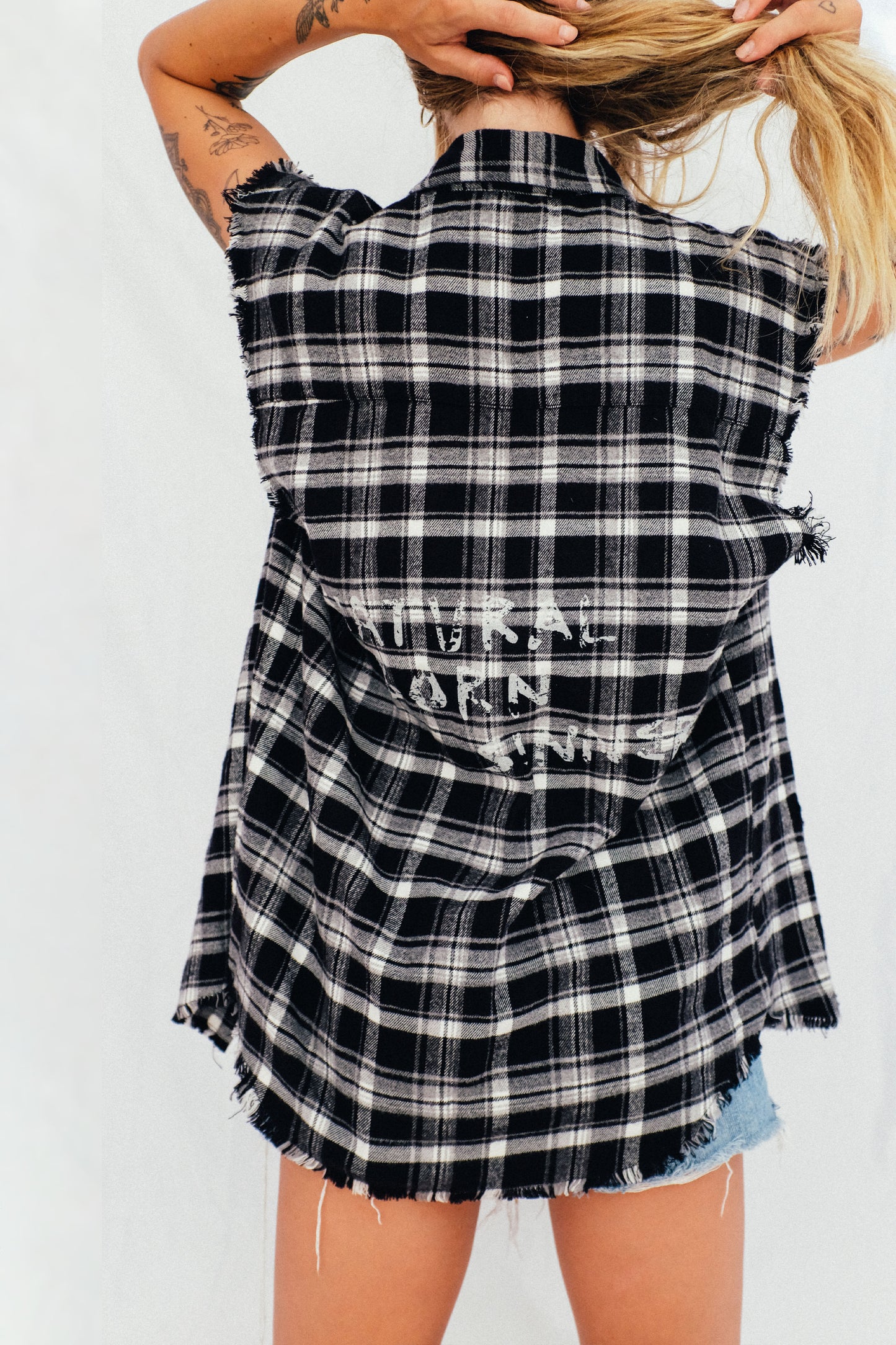 NATURAL BORN SINNER SLEEVELESS SHIRT TALL