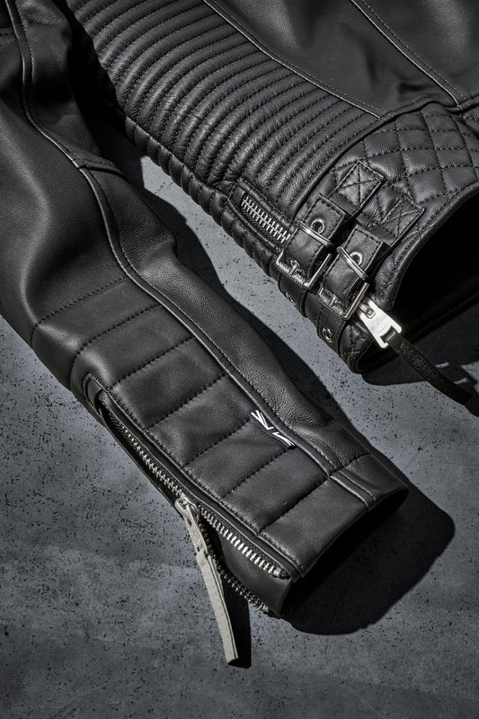 Kay Michaels: No Life 'Til Leather Tall (Woman)